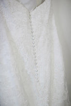 Load image into Gallery viewer, Lis Simon &#39;Harlow&#39; size 10 used wedding dress back view of dress
