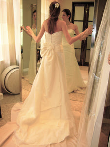 Jenny Lee 'Silk Taffeta' size 4 used wedding dress back view on bride