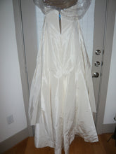 Load image into Gallery viewer, Vera Wang &#39;Spring 2008&#39; size 6 used wedding dress back view on hanger
