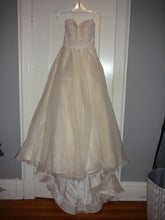 Load image into Gallery viewer, Watters &#39;Napa&#39; Style 9075B - Watters - Nearly Newlywed Bridal Boutique - 7
