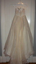 Load image into Gallery viewer, Watters &#39;Napa&#39; Style 9075B - Watters - Nearly Newlywed Bridal Boutique - 6
