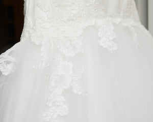 Lea Ann Belter 'Custom' size 2 used wedding dress close up of fabric