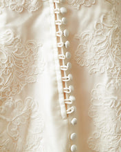 Load image into Gallery viewer, Lea Ann Belter &#39;Custom&#39; size 2 used wedding dress back view of buttons
