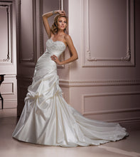 Load image into Gallery viewer, Maggie Sottero &#39;Parisianna&#39; - Maggie Sottero - Nearly Newlywed Bridal Boutique - 5
