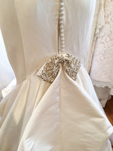 Load image into Gallery viewer, Anna Maier &#39;Laetitia&#39; - Anna Maier - Nearly Newlywed Bridal Boutique - 5
