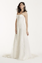 Load image into Gallery viewer, David&#39;s Bridal &#39;Sweetheart A Line&#39; - David&#39;s Bridal - Nearly Newlywed Bridal Boutique - 1
