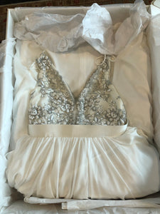 Truvelle 'Alexandra' size 6 used wedding dress front view in box