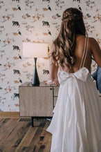 Load image into Gallery viewer, Truvelle &#39;Alexandra&#39; size 6 used wedding dress back view on bride
