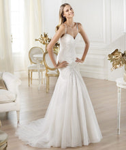 Load image into Gallery viewer, Pronovias &#39;Lary&#39; size 4 used wedding dress front view on model
