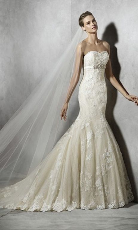 Pronovias 'Tessy' size 6 used wedding dress front view on model