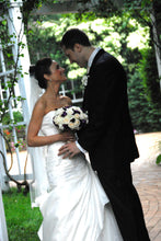 Load image into Gallery viewer, Pronovias &#39;Neon&#39; - Pronovias - Nearly Newlywed Bridal Boutique - 4
