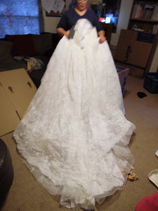 Vera Wang White 'Ball Gown' size 14 new wedding dress back view
