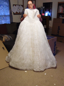Vera Wang White 'Ball Gown' size 14 new wedding dress front view
