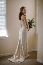 Load image into Gallery viewer, Jenny Lee &#39;Fall 1623&#39; size 4 used wedding dress back view on bride
