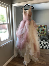 Load image into Gallery viewer, Vera Wang White &#39;Ombre Tulle&#39; size 4 used wedding dress front view on hanger
