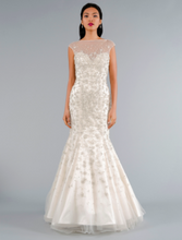 Load image into Gallery viewer, Dennis Basso &#39; 32943631&#39; - Dennis Basso - Nearly Newlywed Bridal Boutique - 5
