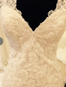 Martina Liana '675SSZZ'  size 6 new wedding dress front view close up