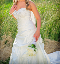 Load image into Gallery viewer, Maggie Sottero &#39;Parisianna&#39; size 8 used wedding dress front view on bride
