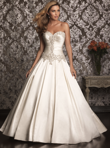Allure '9003' size 18 new wedding dress front view on model