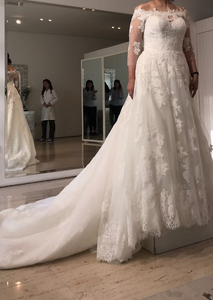 La Sposa 'Petula' size 12 used wedding dress front view on bride
