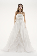 Load image into Gallery viewer, Vera Wang White &#39;Textured Organza&#39; size 8 used wedding dress front view on model
