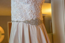 Load image into Gallery viewer, Romona Keveza &#39;Legend L6109&#39; size 2 used wedding dress front view of bodice
