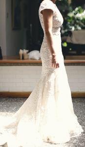 Pronovias 'Ksira' size 4 used wedding dress side view on bride