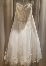 Load image into Gallery viewer, Jewel by David&#39;s Bridal &#39;9V3836&#39;
