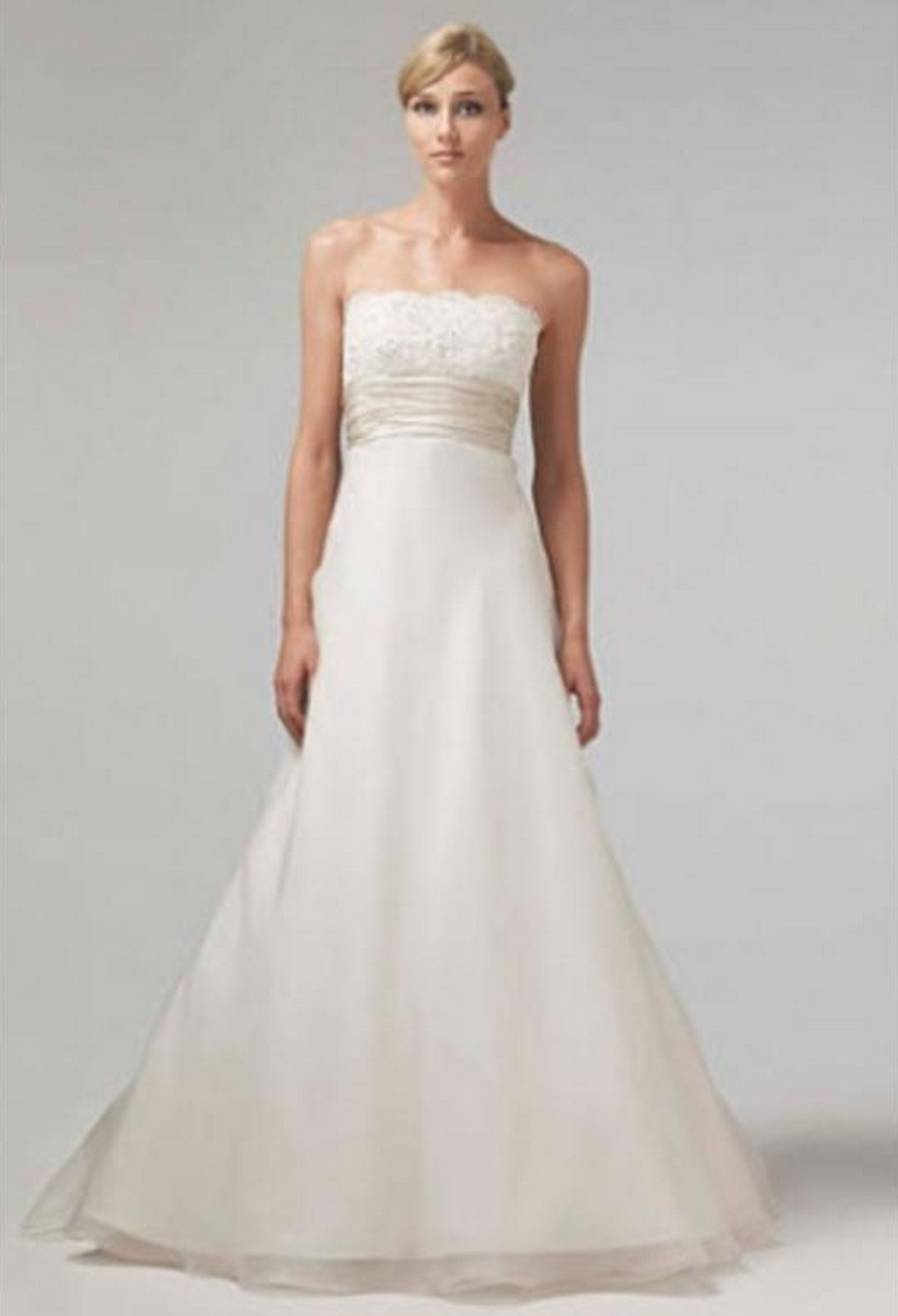 Monique Lhuillier 'Bliss' 0902 Wedding Dress - Monique Lhuillier - Nearly Newlywed Bridal Boutique - 1