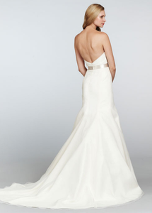 Jim Hjelm Laila Sweetheart Organza Wedding Dress - Nearly Newlywed Wedding Dress Shop - Nearly Newlywed Bridal Boutique - 3