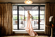 Load image into Gallery viewer, Oscar de la Renta Beaded Column Wedding Dress with Pink Bow - Oscar de la Renta - Nearly Newlywed Bridal Boutique - 4
