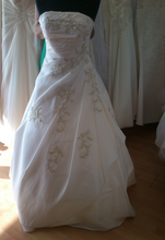 Load image into Gallery viewer, Custom &#39;Georgette&#39; size 0 new wedding dress front view on mannequin
