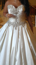 Load image into Gallery viewer, Allure &#39;9003&#39; size 8 used wedding dress front view on bride
