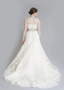 Vera Wang Luxe 'Whitney' Lace Dress - Vera Wang - Nearly Newlywed Bridal Boutique - 3