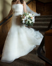 Load image into Gallery viewer, Vera Wang &#39;Georgina&#39; size 6 used wedding dress front view on bride
