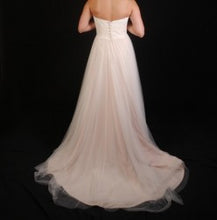 Load image into Gallery viewer, Stella York &#39;6025&#39; size 14 new wedding dress back view on bride
