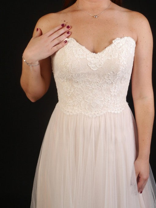 Stella York '6025' size 14 new wedding dress front view on bride