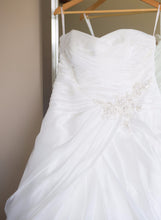 Load image into Gallery viewer, Enzoani &#39;BT 13-29&#39; size 14 used wedding dress front view on hanger
