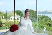Load image into Gallery viewer, Custom &#39;White Ballroom&#39; - Custom - Nearly Newlywed Bridal Boutique - 2
