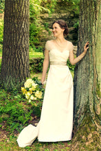 Load image into Gallery viewer, Vera Wang &#39;Couture&#39; size 2 used wedding dress front view on bride
