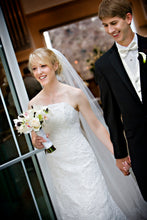 Load image into Gallery viewer, Marisa &#39;Romantic&#39; size 2 used wedding dress front view on bride

