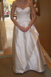 Peter Langner customized 'Dolem' Wedding Dress - Peter Langner - Nearly Newlywed Bridal Boutique - 1