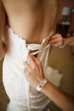 Load image into Gallery viewer, Essence of Australia &#39;1985&#39; size 2 used wedding dress back view on bride
