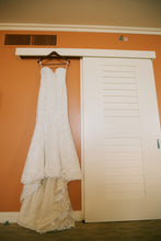Load image into Gallery viewer, Essence of Australia &#39;1985&#39; size 2 used wedding dress front view on hanger
