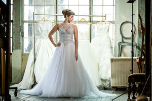Veluz Reyes 'Amihan' size 4 sample wedding dress back view on model