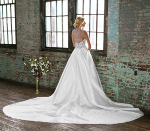 Veluz Reyes 'Bettina' size 4 sample wedding dress back view on model