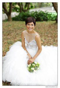 Veluz Reyes 'Cristina' size 0 sample wedding dress front view on model