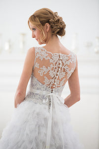 Veluz Reyes 'Karenina' size 2 sample wedding dress back view on model