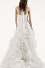 Load image into Gallery viewer, Vera Wang &#39;351172 Halter Style With Rose Skirt&#39;
