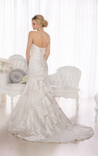 Load image into Gallery viewer, Essence of Australia &#39;D1732&#39; size 16 new wedding dress back view on model
